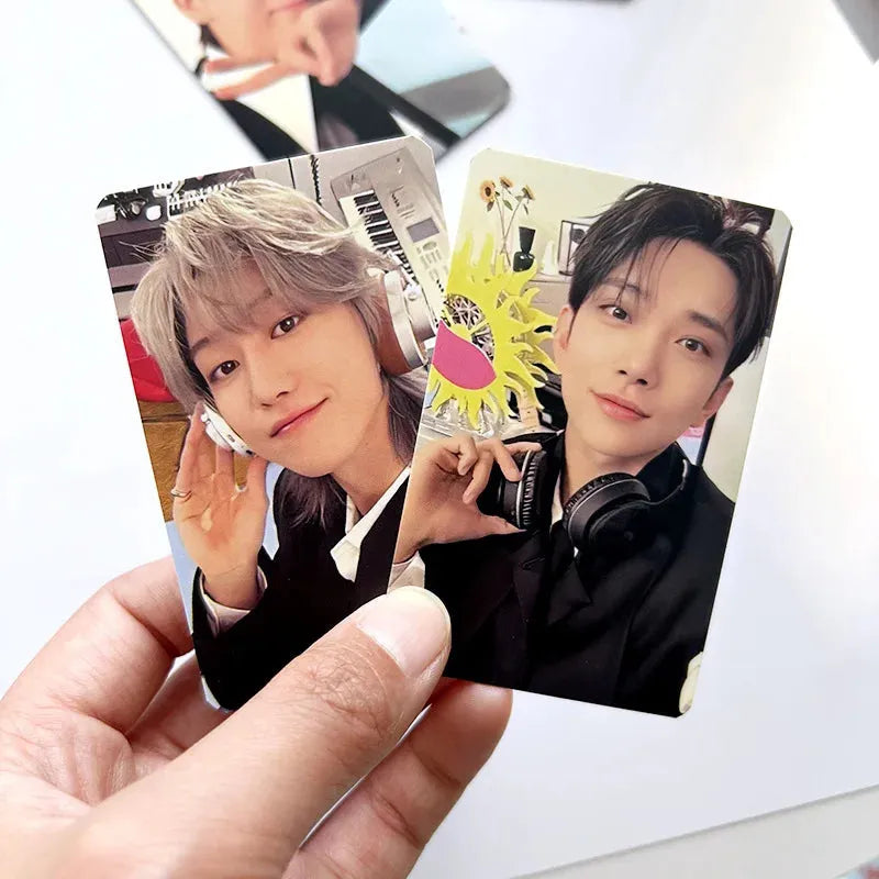 Lot de 13 Cards d' Idol Boy Group K-pop